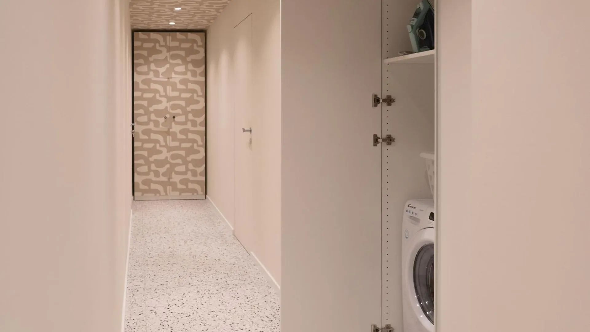 Vitrail Studio Metro M1 Rembrandt 45 Milán 0*,  Italia